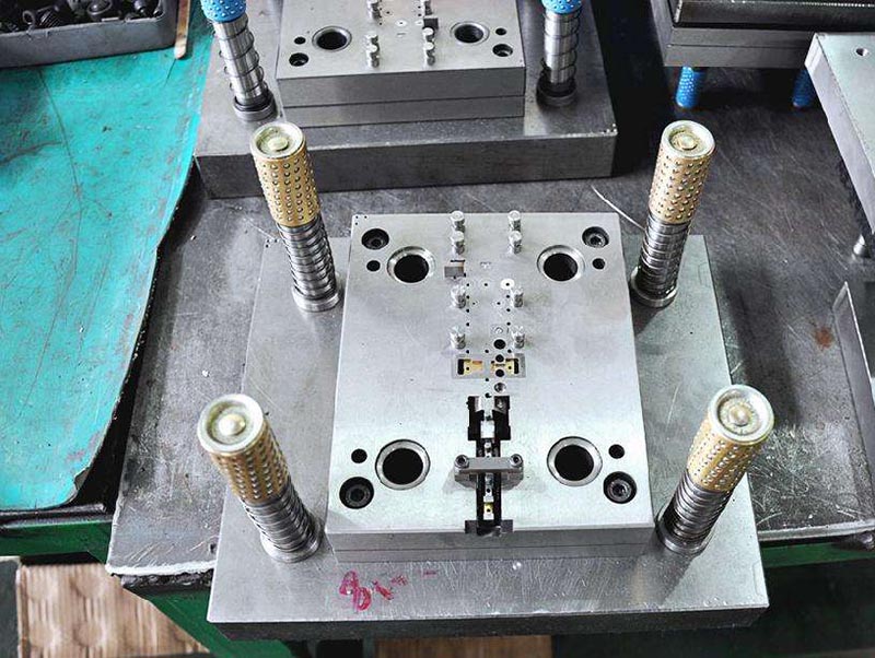 新和模具制造-01